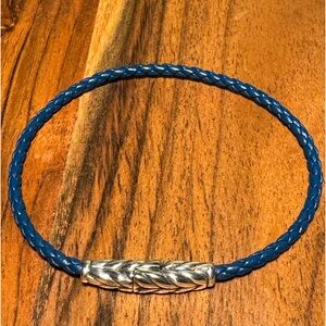 David Yurman Chevron single wrap, Blue Leather Bracelet  8 inches Large